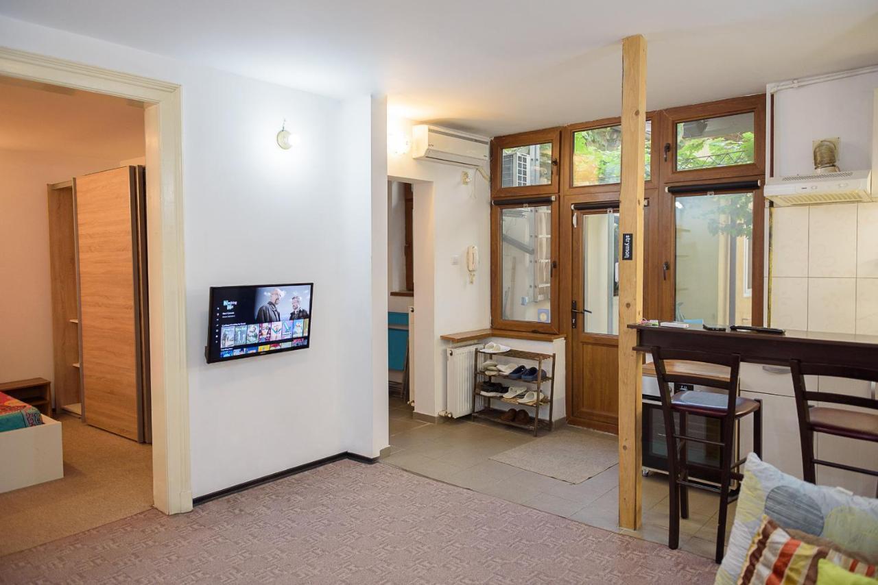 Center Walking Apartment And Room 부쿠레슈티 외부 사진